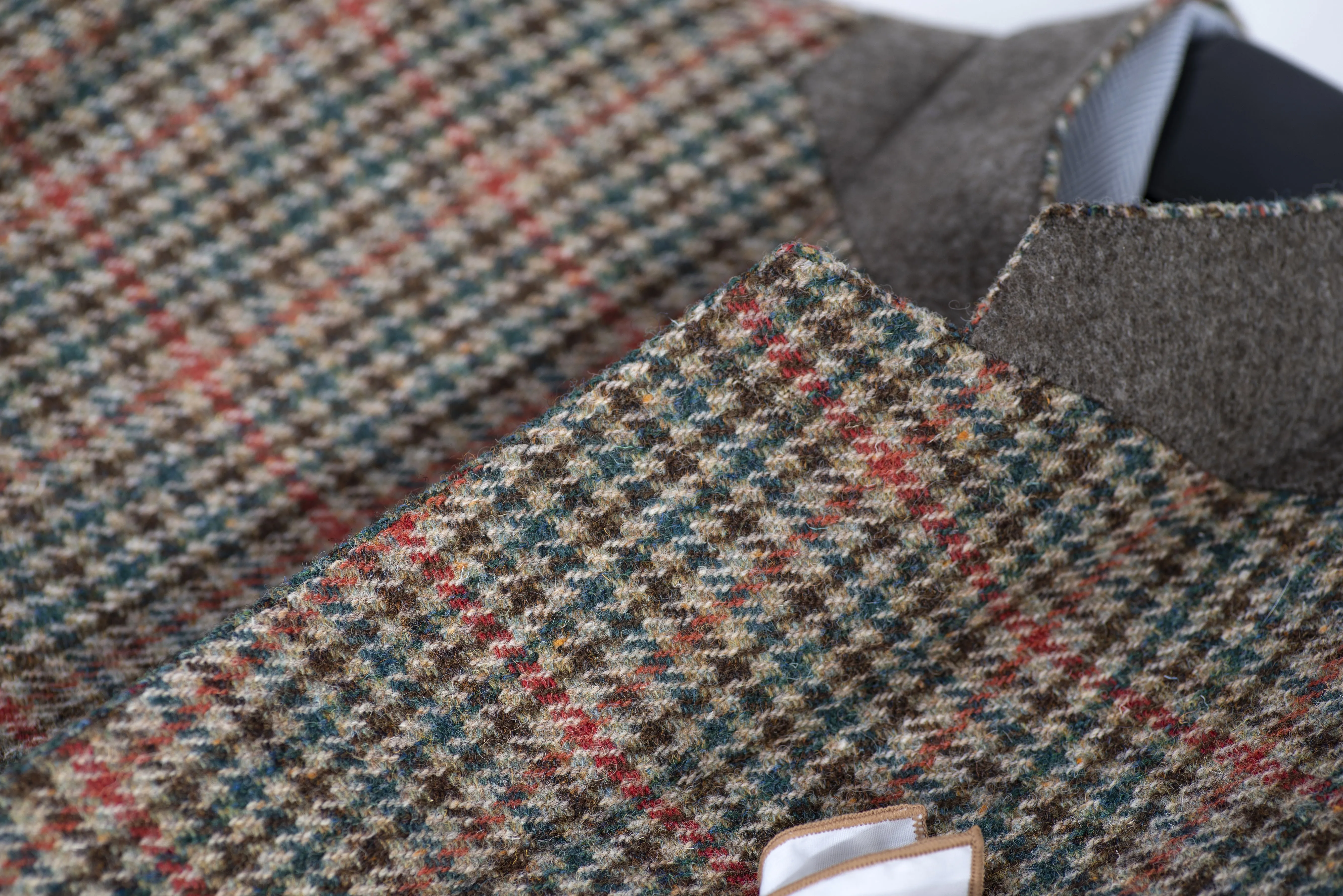 Harris Tweed Wool Houndstooth Multicolor 2 Button Blazer, US 42R, EU 52