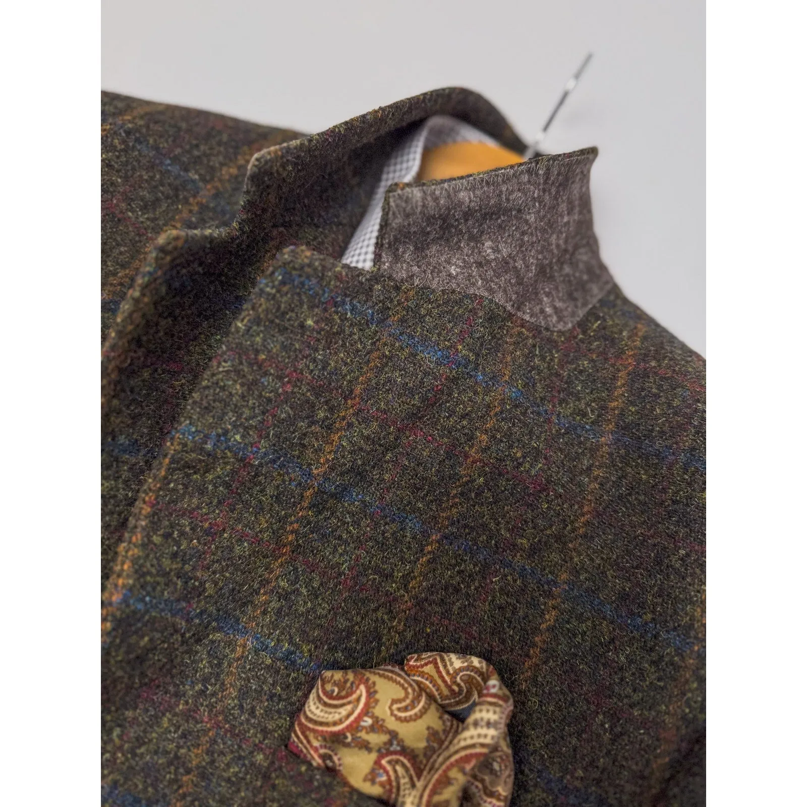 Harris Tweed x Mario Barutti Khaki Green Tweed Wool Plaid Blazer, US 38R, EU 48
