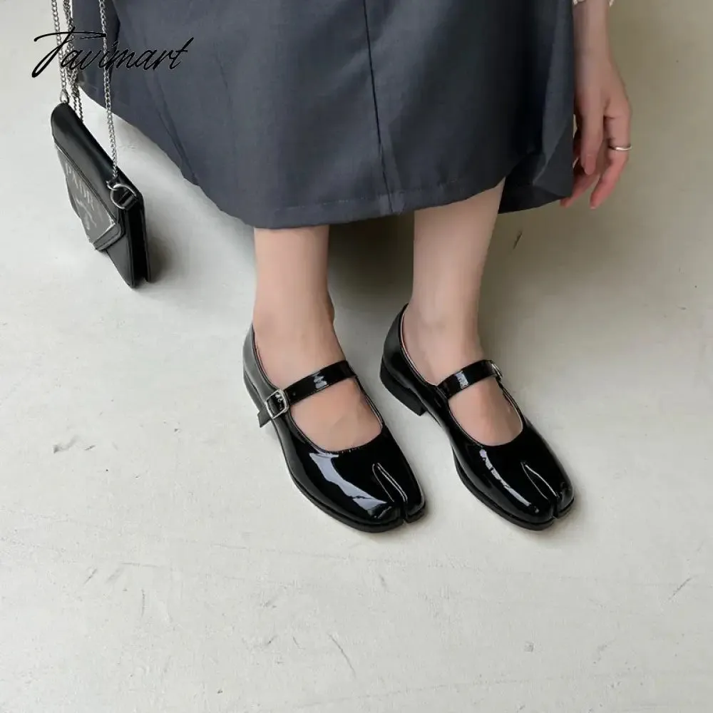 Tavimart NEW Korean Style Spring Black Tabi Ninja Moccasins Round Split Toe Shallow Women Rome Style Shoes Female Casual Mary Janes Shoes