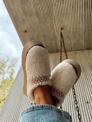 'Tis the Season Sherpa Platform Slippers (Cream/Multi) [RUNS SMALL]