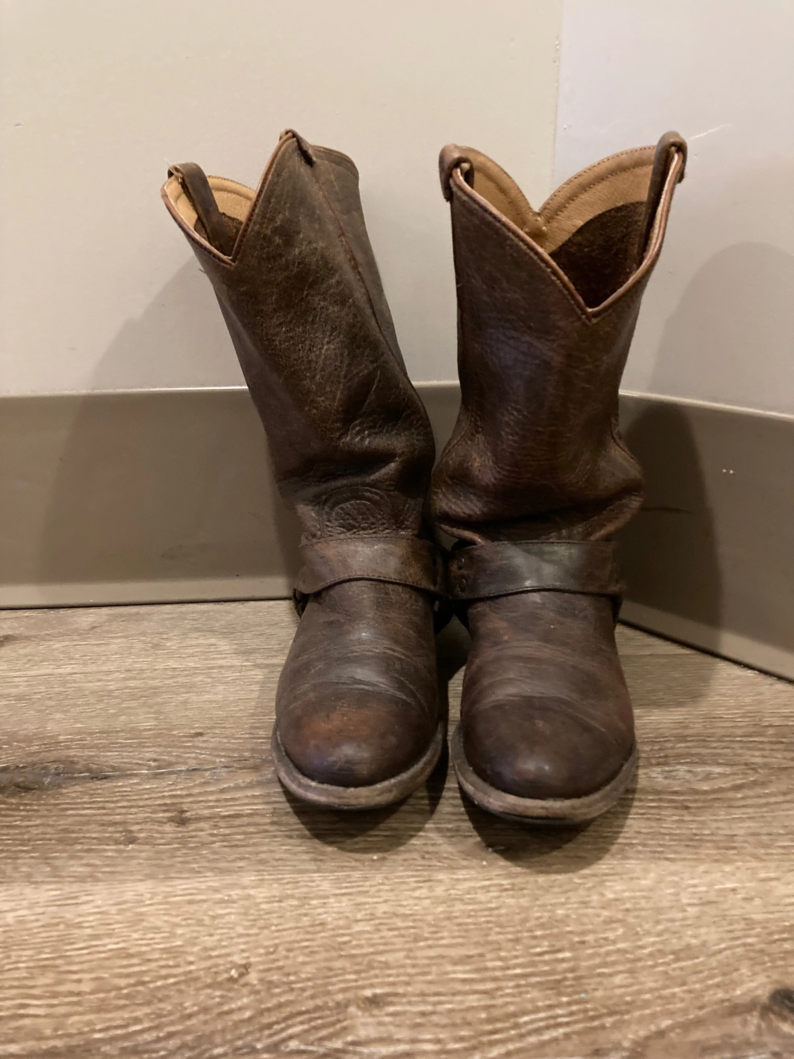 Vintage Frye dark brown full grain leather western boots, made in USA, Size 6 Womens US, EUR 36 SOLD
